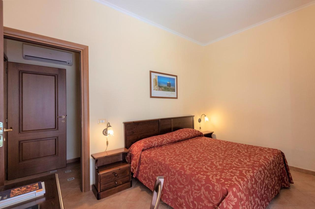 Casa Vacanze S. Marco วาลเดอรีส ภายนอก รูปภาพ